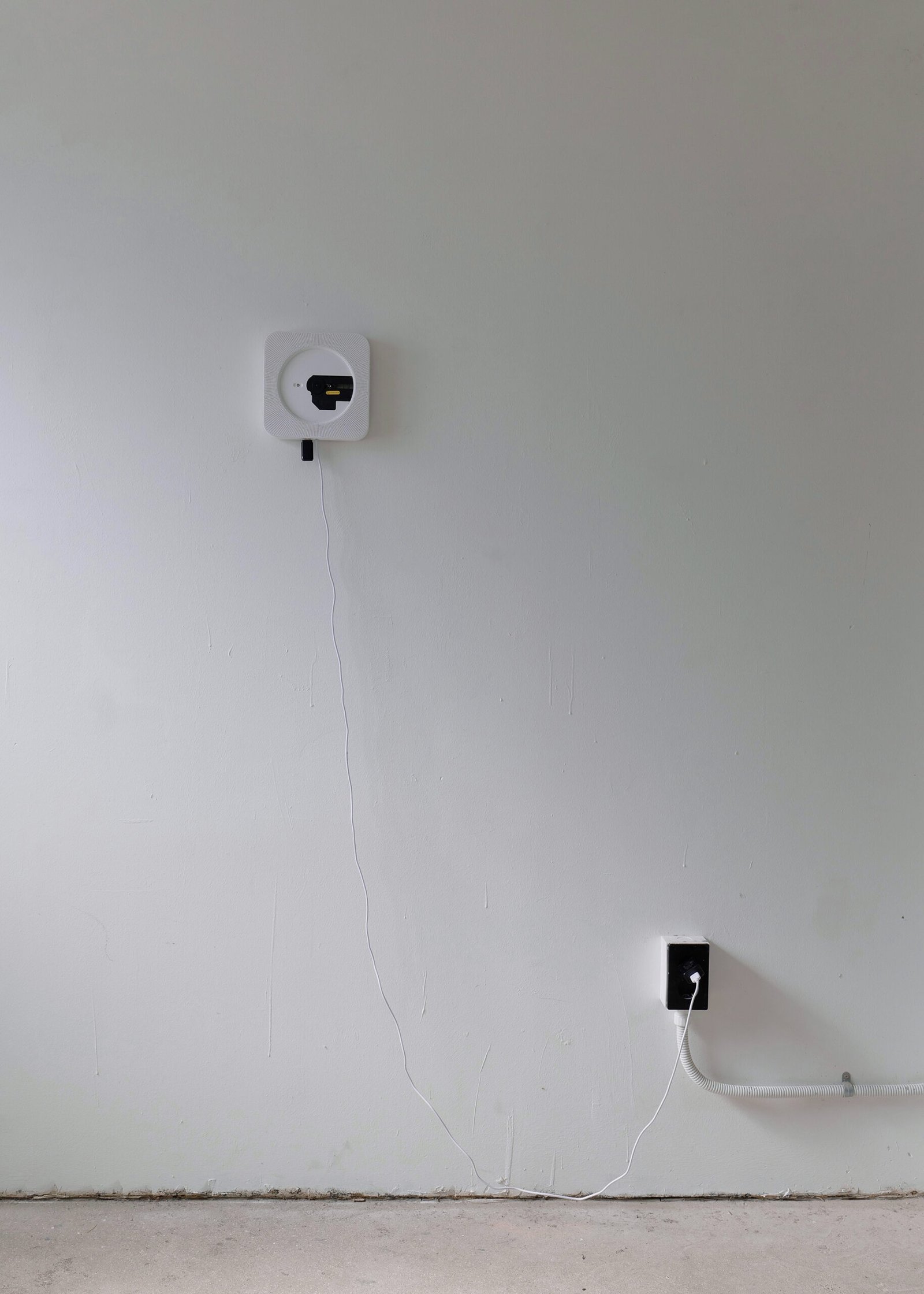 Francesco Muggetti, Untitled (Broadcast 3), contemporary art installation, unreadymades, infrastructural interventions, contemporary artist, language, musical score, sound, cd player